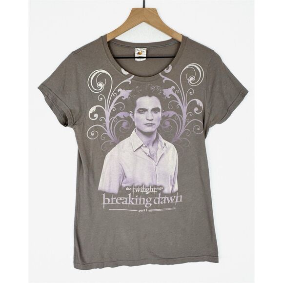 The Twilight Saga Breaking Dawn Part 1‎ T Shirt Juniors Large Edward Cullen 2011 - Picture 1 of 13